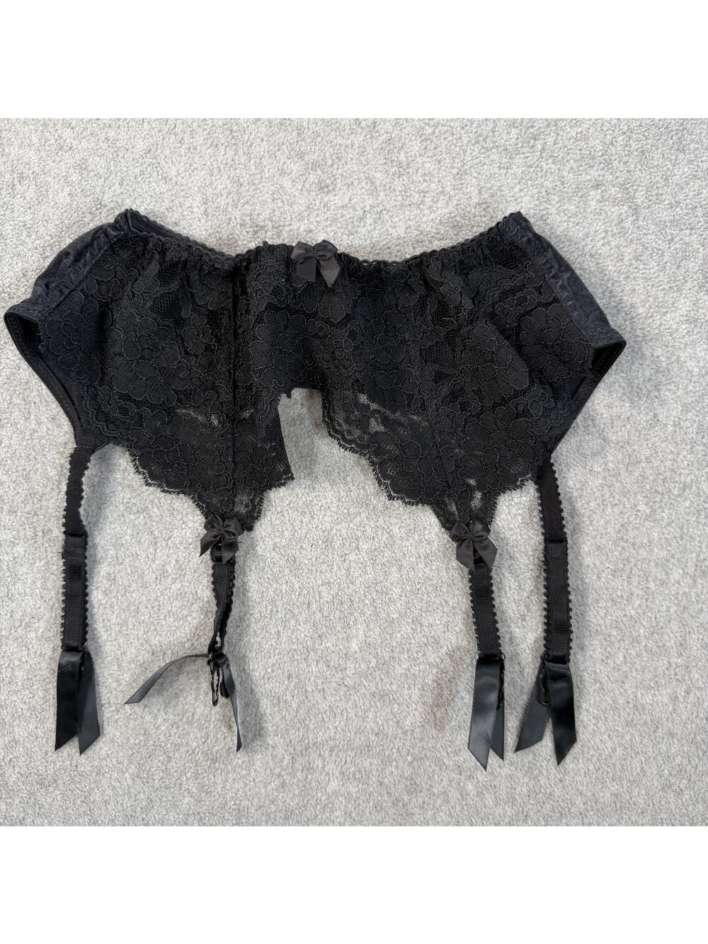 Victoria's Secret Black Lace Garter Belt Women's Small Adjustable Straps Bow